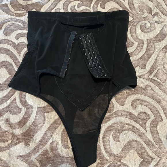 High-Waisted Black Shapewear Tummy Control Shorts for Women - Size L (NWOT) - Picture 12 of 13